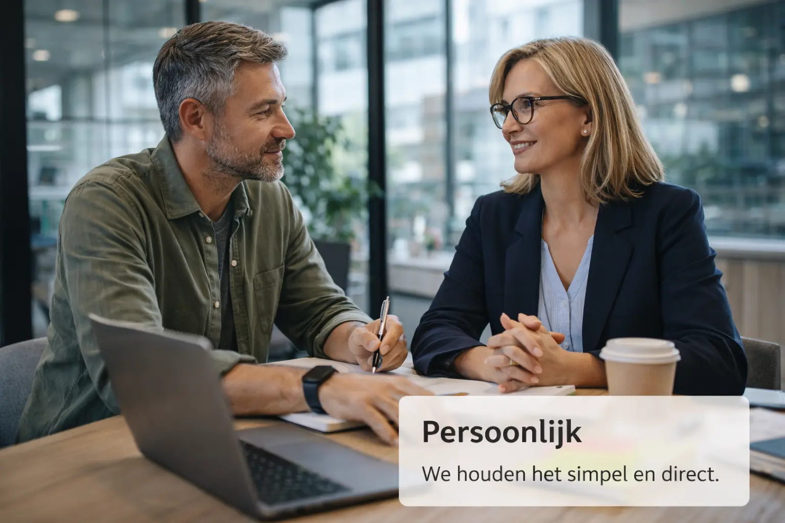 Gesprek tussen professional en recruiter bij Flexibelvooruit